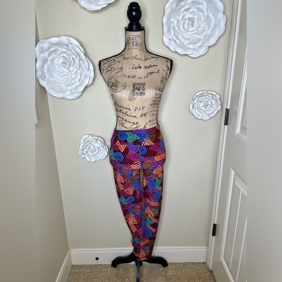 LuLaRoe Bright 80’s Style Geometric Print Leggings in One Size - Picture 2 of 11